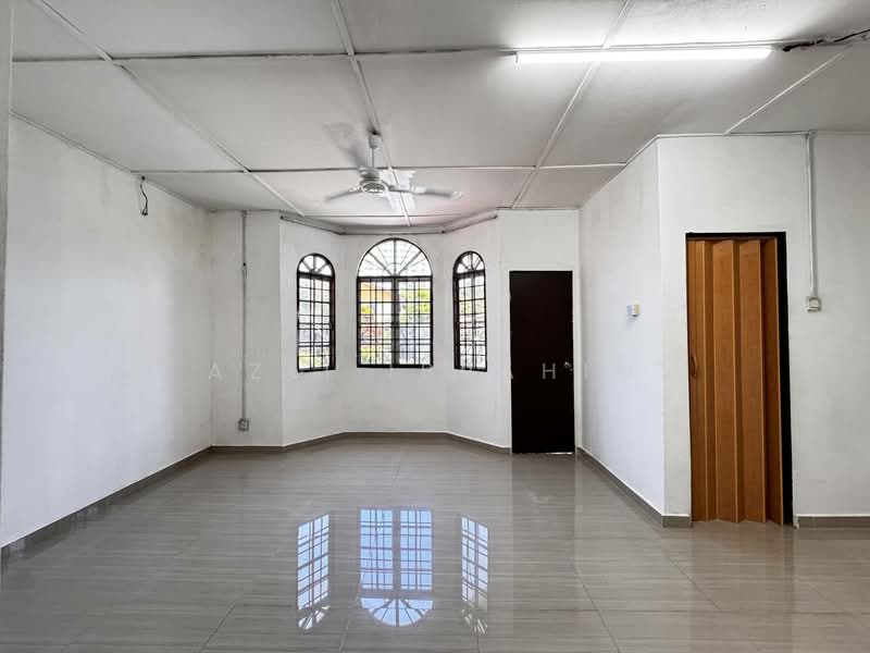 Rumah Teres 2 Tingkat untuk Dijual di Taman Bukit Kajang Baru (Kajang) - Azli Ibrahim - Living Room - PropertyGuru.com.my