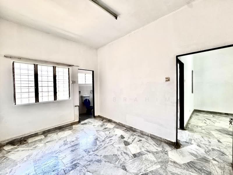 Rumah Teres 2 Tingkat untuk Dijual di Taman Bukit Kajang Baru (Kajang) - Azli Ibrahim - Bathroom - PropertyGuru.com.my