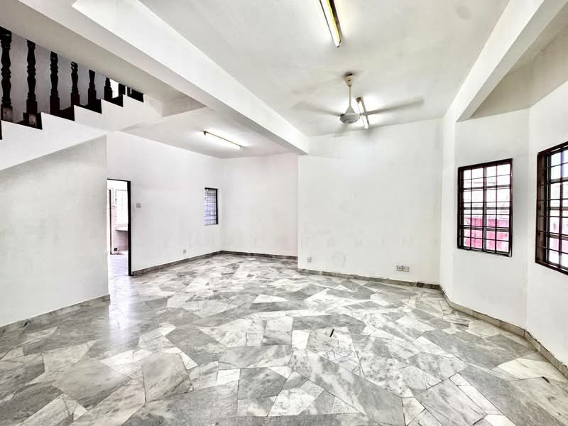 Rumah Teres 2 Tingkat untuk Dijual di Taman Bukit Kajang Baru (Kajang) - Azli Ibrahim - Living Room - PropertyGuru.com.my