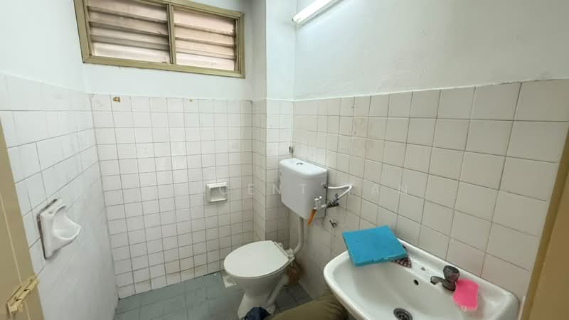 Pangsapuri untuk Disewa di Melor - Vincent Tan - Bathroom - PropertyGuru.com.my