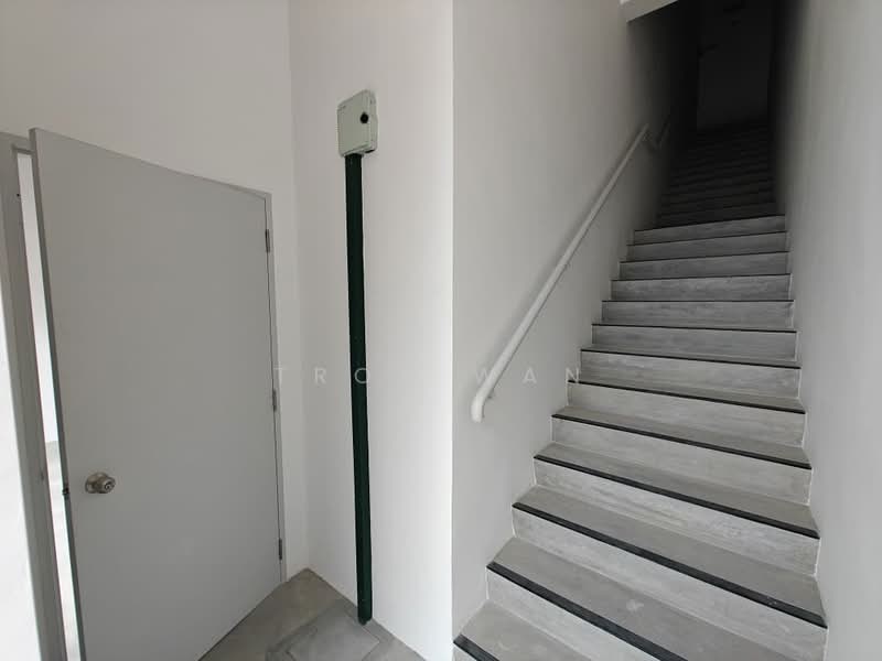 Kedai / Pejabat untuk Disewa di Bandar Gamuda Cove (Dengkil) - Tron Wan - Entrance - PropertyGuru.com.my