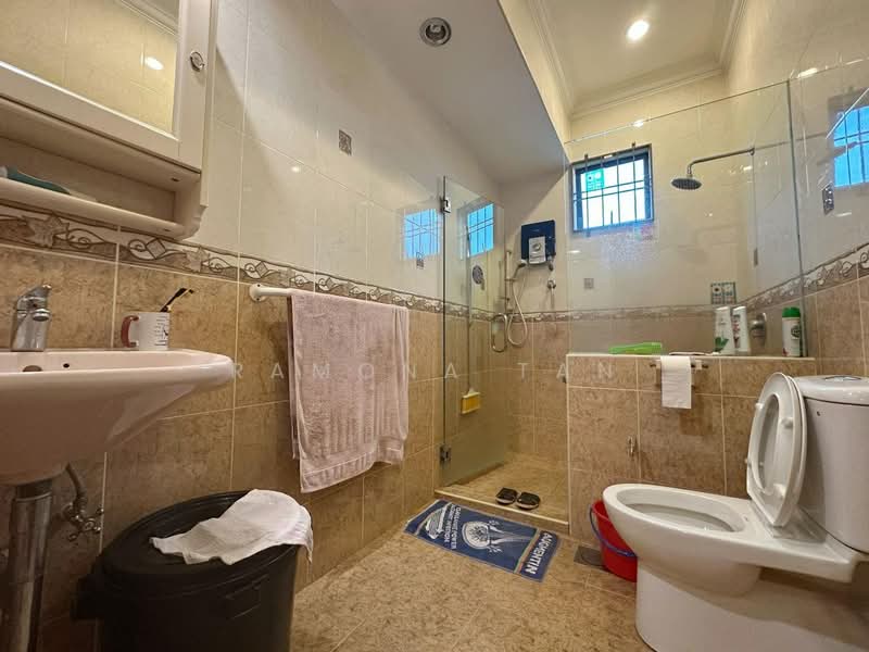 Semi-Detached House for Sale in Bukit Beruang (Bukit Baru) - Ramona Tan - Bathroom - PropertyGuru.com.my