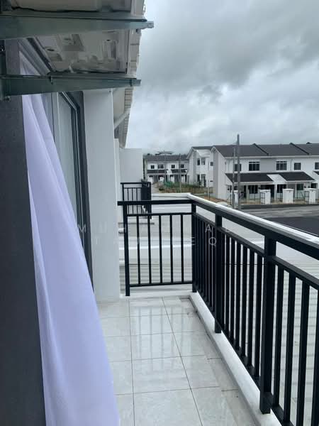 Townhouse for Rent in Seremban (Negeri Sembilan) - Muhammad Taufeeq - Balcony - PropertyGuru.com.my
