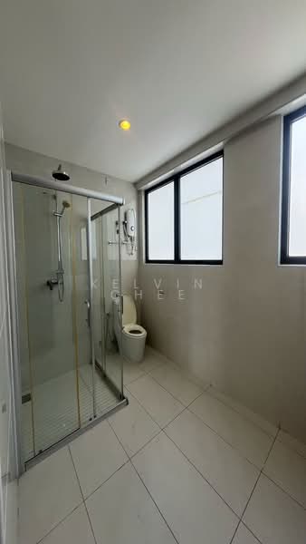 Condominium for Sale at Royal Strand @ Country Garden Danga Bay - Kelvin Chee - Bathroom - PropertyGuru.com.my