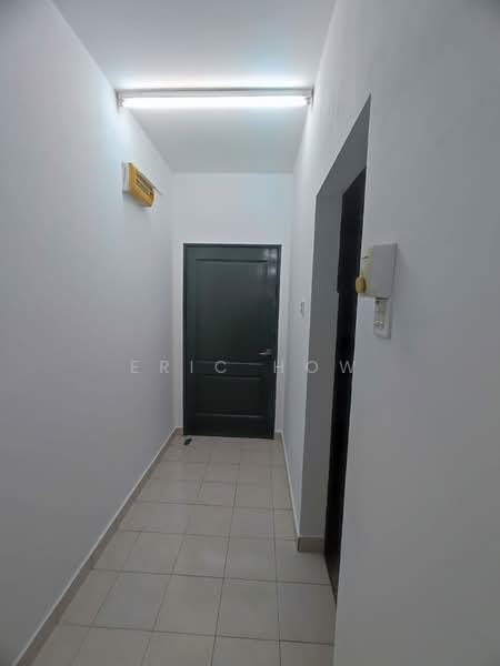 Apartment for Sale at Puteri Bayu Apartment - Eric How - Corridor - PropertyGuru.com.my