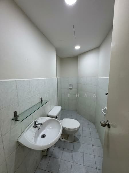 Pangsapuri untuk Disewa di Jalil Damai Apartments - John Khaw - Bathroom - PropertyGuru.com.my