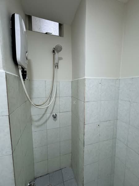 Pangsapuri untuk Disewa di Jalil Damai Apartments - John Khaw - Bathroom - PropertyGuru.com.my