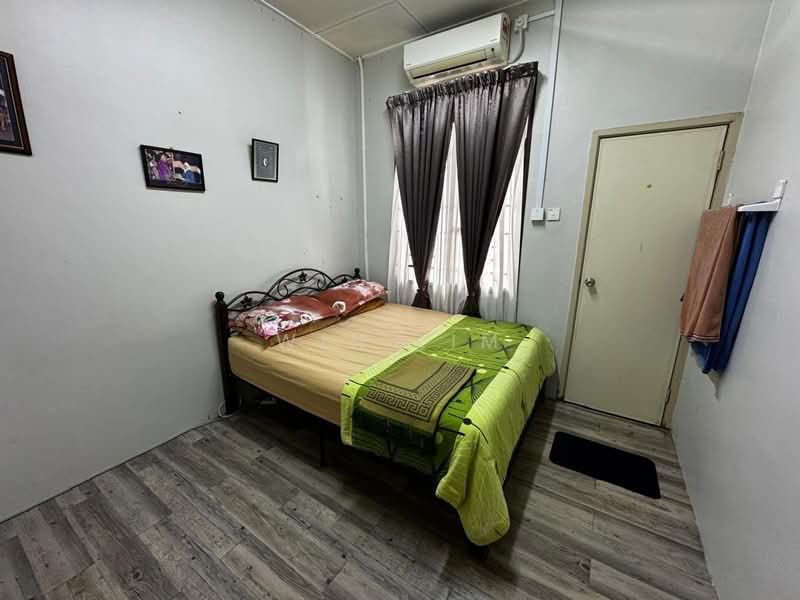 Rumah Teres 2 Tingkat untuk Dijual di Taman Setia Indah (Tebrau) - Win Lim - Bedroom - PropertyGuru.com.my