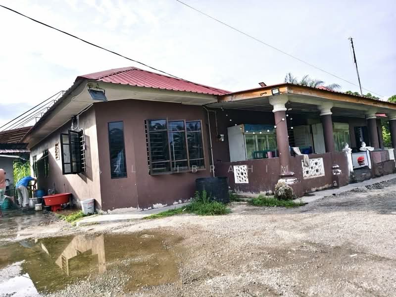 Bungalow for Sale in Banting (Selangor) - Azli Ibrahim - Exterior - PropertyGuru.com.my