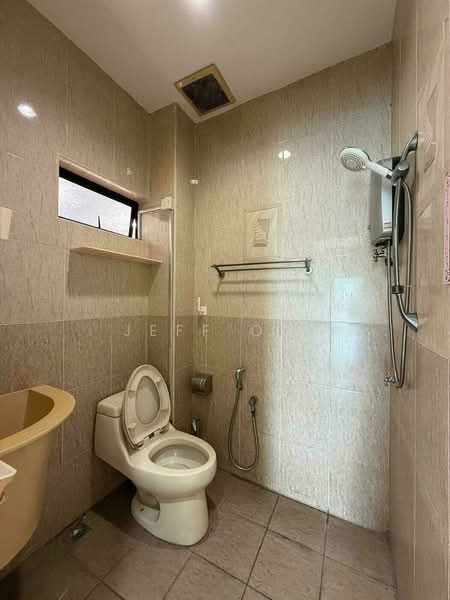 2-storey Terraced House for Sale in Taman Desa Green (Jelutong) - Jeff Ooi - Bathroom - PropertyGuru.com.my