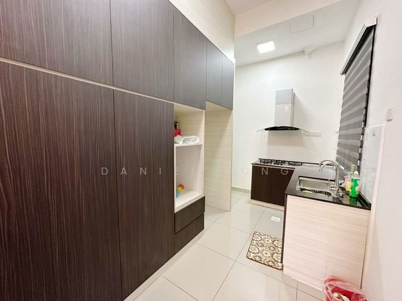 Cluster House for Sale in Taman Mutiara Mas (Skudai) - Daniel Yong - Kitchen - PropertyGuru.com.my