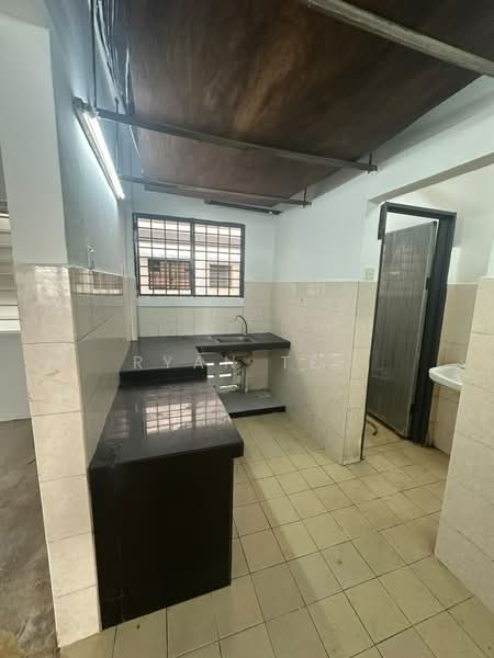 Apartment for Rent at Pangsapuri Arista - Ryan Tee - Kitchen - PropertyGuru.com.my