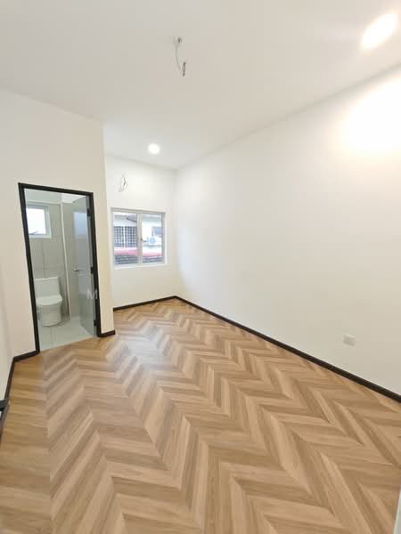Rumah Teres 2 Tingkat untuk Dijual di Bandar Sungai Long (Selangor) - Mac Chong - Bathroom - PropertyGuru.com.my