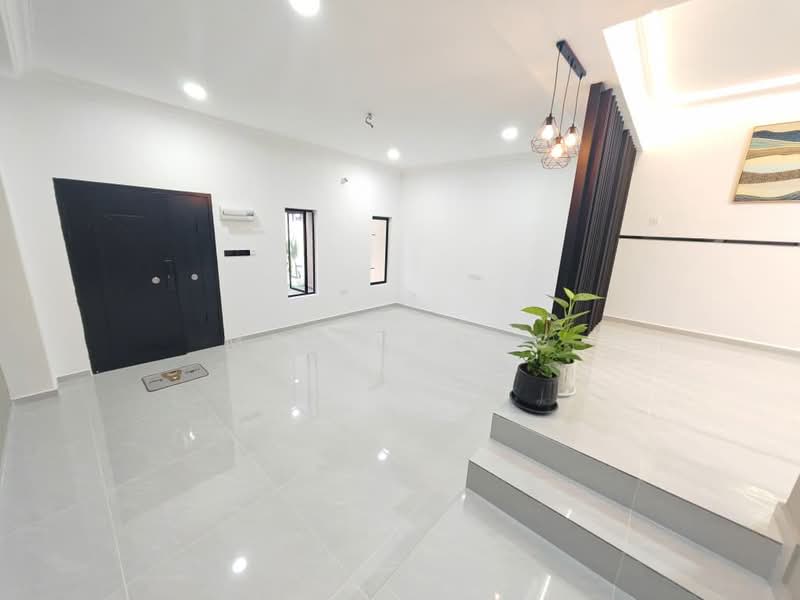 Rumah Teres 2 Tingkat untuk Dijual di Bandar Sungai Long (Selangor) - Mac Chong - Entrance - PropertyGuru.com.my