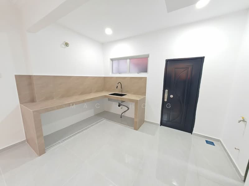 Rumah Teres 2 Tingkat untuk Dijual di Bandar Sungai Long (Selangor) - Mac Chong - Kitchen - PropertyGuru.com.my