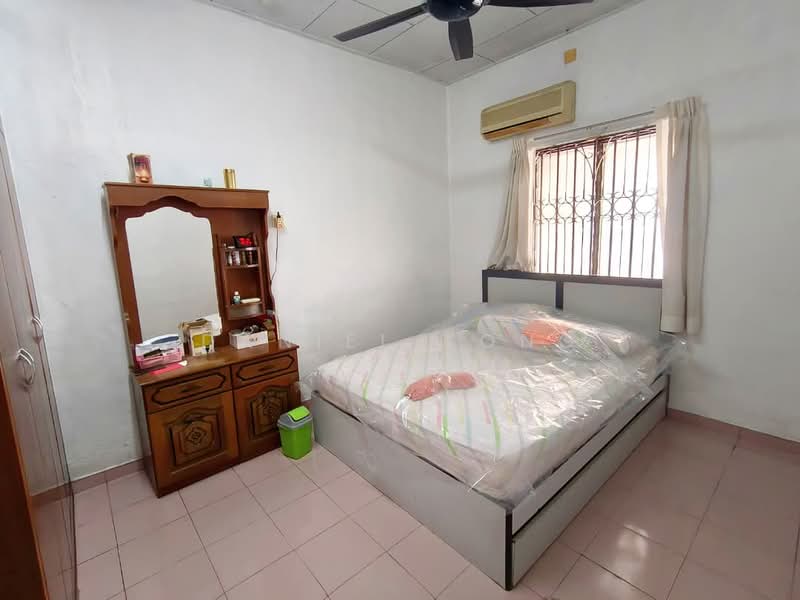 Rumah Teres 2 Tingkat untuk Dijual di Taman Senai Baru (Senai) - Daniel Yong - Bedroom - PropertyGuru.com.my