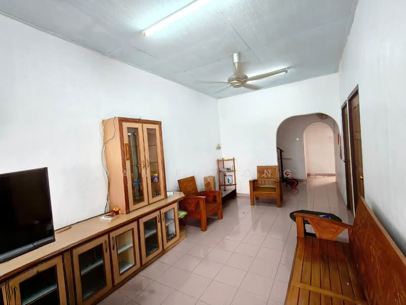 Rumah Teres 2 Tingkat untuk Dijual di Taman Senai Baru (Senai) - Daniel Yong - Living Room - PropertyGuru.com.my