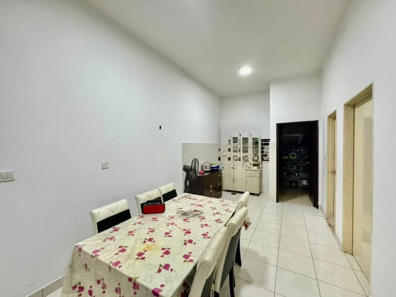 Rumah Teres 2 Tingkat untuk Dijual di Rawang (Selangor) - Tris Jong - Dining Room - PropertyGuru.com.my