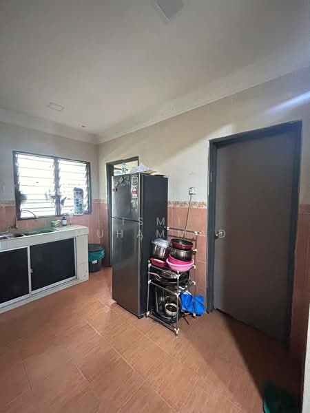 2-storey Terraced House for Sale in Garden Avenue (Seremban 2) - Ismi Muhammad - Kitchen - PropertyGuru.com.my