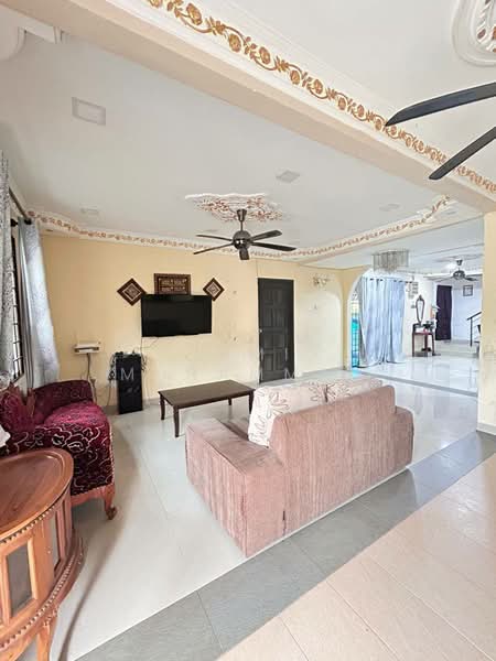 2-storey Terraced House for Sale in Garden Avenue (Seremban 2) - Ismi Muhammad - Living Room - PropertyGuru.com.my