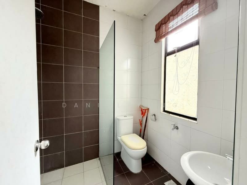 Cluster House for Sale in Taman Mutiara Mas (Skudai) - Daniel Yong - Bathroom - PropertyGuru.com.my
