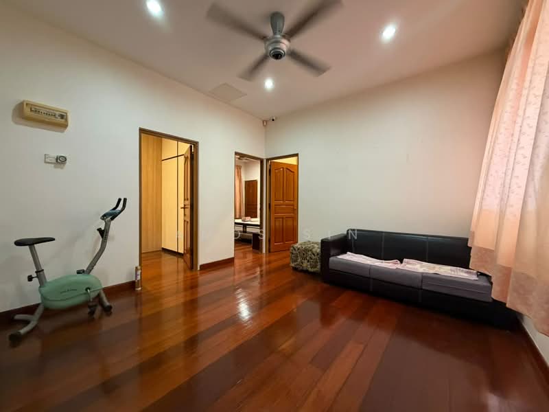 Semi-Detached House for Sale in Island Park (Jelutong) - Amos Sin - Living Room - PropertyGuru.com.my