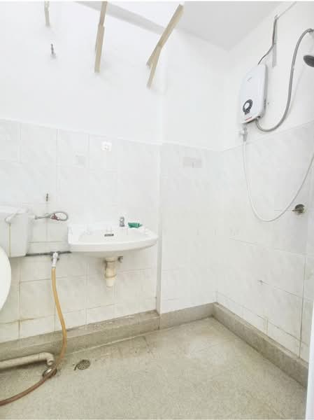 Rumah Flat untuk Dijual di Taman Yew Lean - Ashley Lim - Bathroom - PropertyGuru.com.my