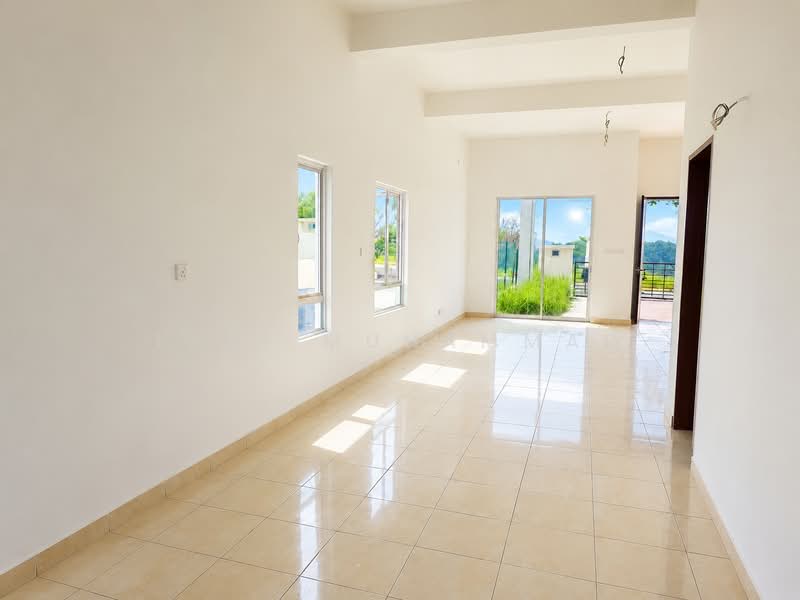 2-storey Terraced House for Sale in Taman Pinggiran Bayu (Mantin) - Ismi Muhammad - Living Room - PropertyGuru.com.my