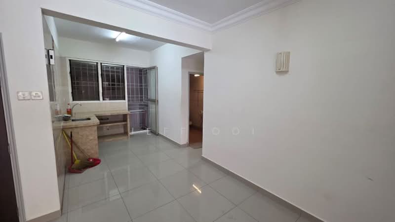 Kondominium untuk Dijual di Gurney Park Condominium - Jeff Ooi - Kitchen - PropertyGuru.com.my