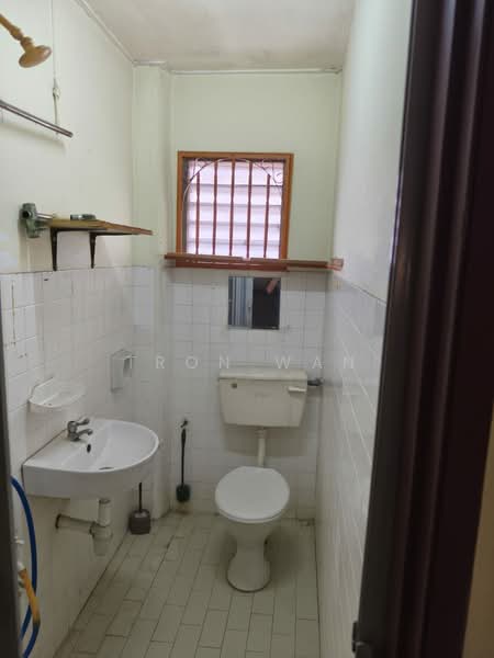 Rumah Teres 2 Tingkat untuk Disewa di Sri Petaling (Kuala Lumpur) - Tron Wan - Bathroom - PropertyGuru.com.my