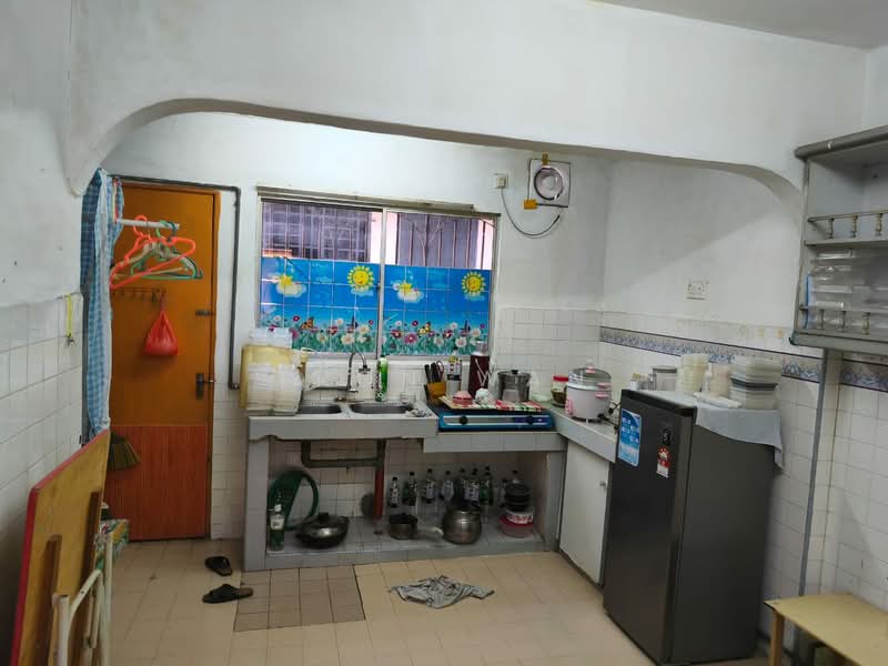 Rumah Teres 2 Tingkat untuk Disewa di Sri Petaling (Kuala Lumpur) - Tron Wan - Kitchen - PropertyGuru.com.my