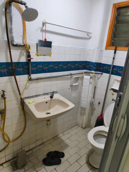 Rumah Teres 2 Tingkat untuk Disewa di Sri Petaling (Kuala Lumpur) - Tron Wan - Bathroom - PropertyGuru.com.my