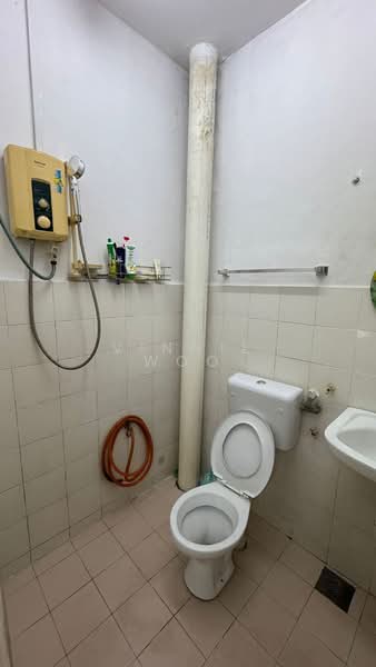 Pangsapuri untuk Dijual di Saujana Puchong SP 3 Shop Apartment - Vinnie Woo - Bathroom - PropertyGuru.com.my