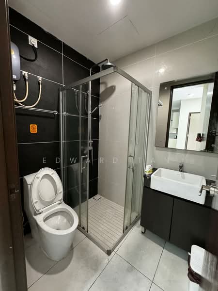 Kondominium untuk Disewa di Royal Strand @ Country Garden Danga Bay - Edward Tan - Bathroom - PropertyGuru.com.my
