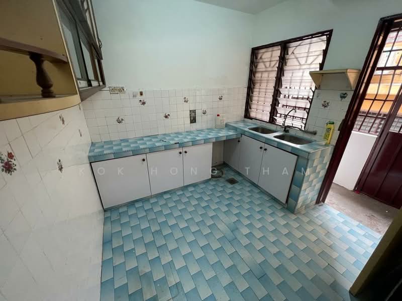2-storey Terraced House for Rent in Taman Megah (Cheras) - Kok Hong Tham - Kitchen - PropertyGuru.com.my