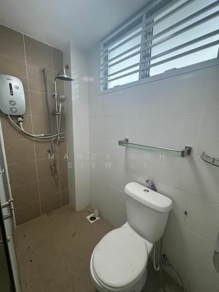 2-storey Terraced House for Sale in Skudai (Johor) - Mandy Goh Siew Li - Bathroom - PropertyGuru.com.my