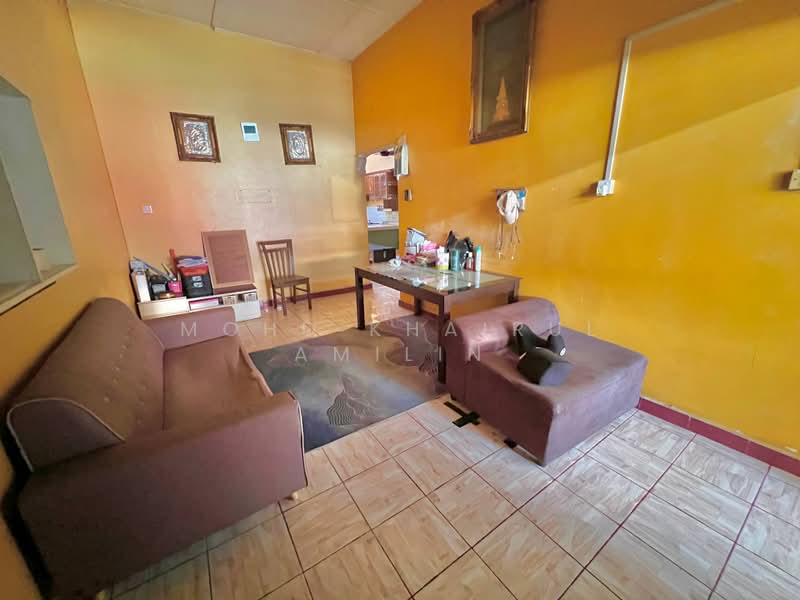 1-storey Terraced House for Sale in Taman Dato' Hormat (Telok Panglima Garang) - Mohd Khairul Amilin - Living Room - PropertyGuru.com.my