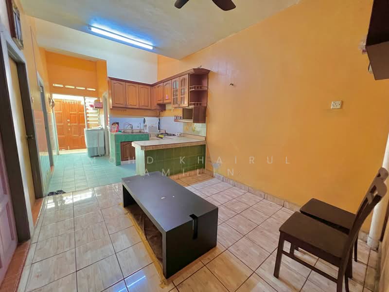 1-storey Terraced House for Sale in Taman Dato' Hormat (Telok Panglima Garang) - Mohd Khairul Amilin - Kitchen - PropertyGuru.com.my
