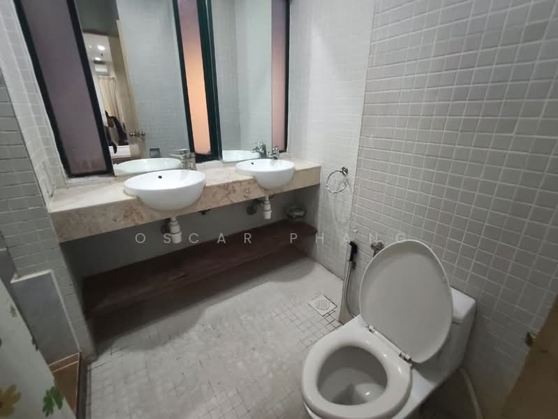 Kondominium untuk Disewa di 10 Semantan Suites - Oscar Phang - Bathroom - PropertyGuru.com.my