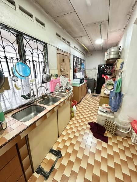 1-storey Terraced House for Sale in Taman Ungku Tun Aminah (Skudai) - Mandy Goh Siew Li - Kitchen - PropertyGuru.com.my
