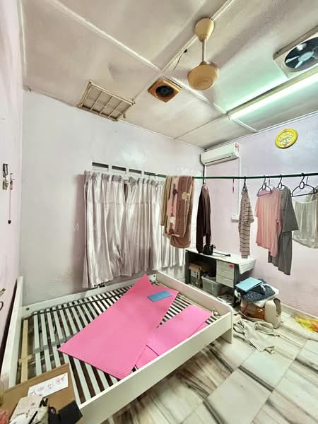 1-storey Terraced House for Sale in Taman Ungku Tun Aminah (Skudai) - Mandy Goh Siew Li - Bedroom - PropertyGuru.com.my