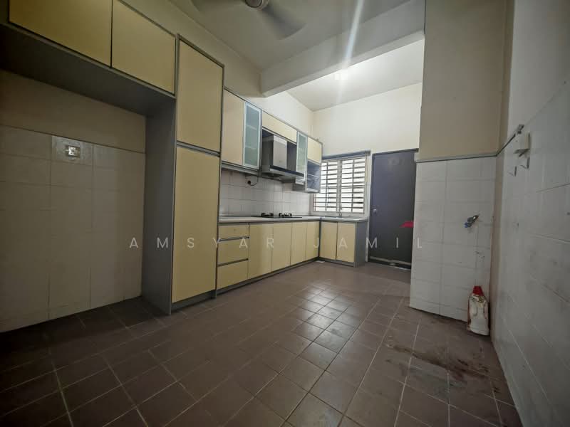 2-storey Terraced House for Sale in Bandar Putera 2 (Klang) - Amsyar Jamil - Kitchen - PropertyGuru.com.my