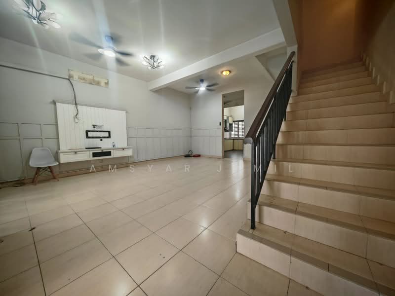 2-storey Terraced House for Sale in Bandar Putera 2 (Klang) - Amsyar Jamil - Living Room - PropertyGuru.com.my