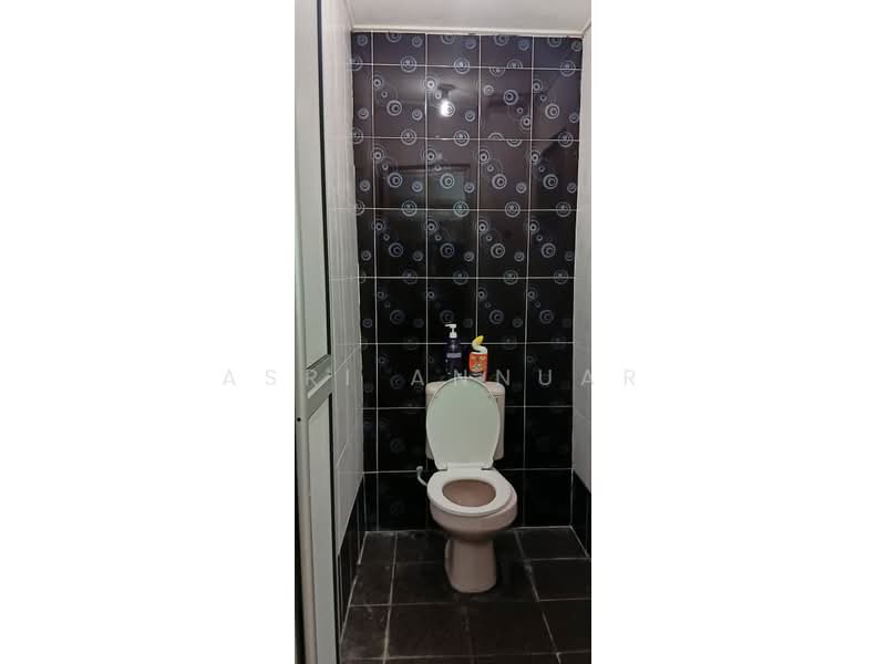 Semi-Detached House for Sale in Seksyen 8 (Bangi) - Asri Annuar - Bathroom - PropertyGuru.com.my
