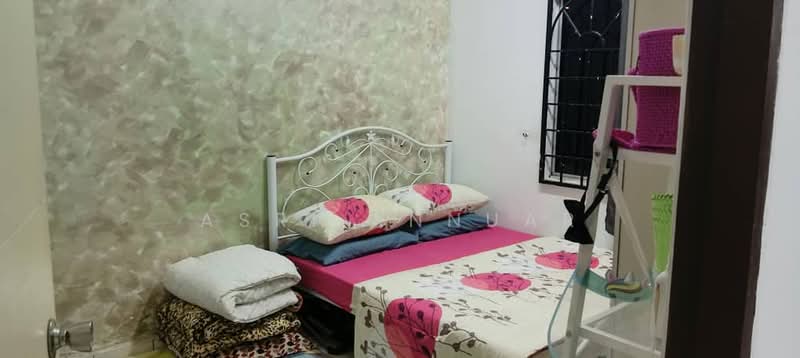 Semi-Detached House for Sale in Seksyen 8 (Bangi) - Asri Annuar - Bedroom - PropertyGuru.com.my