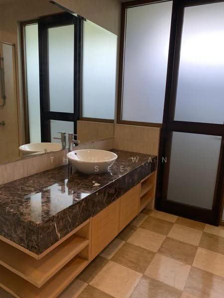 Rumah Berkembar untuk Dijual di Duta Tropika (Batu) - Thong Wan See - Bathroom - PropertyGuru.com.my