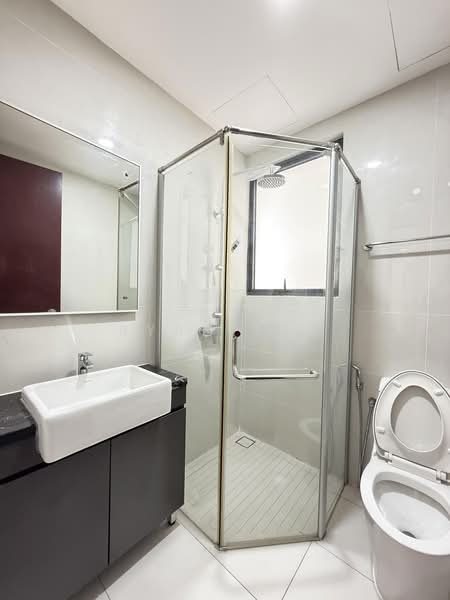 Condominium for Sale at Kings Bay @ Country Garden Danga Bay - Ryan Tan - Bathroom - PropertyGuru.com.my