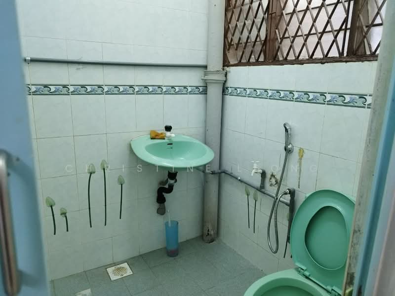 Rumah Teres 2 Tingkat untuk Disewa di Kampung Mohd Amin (Johor Bahru) - Christine Leong - Bathroom - PropertyGuru.com.my