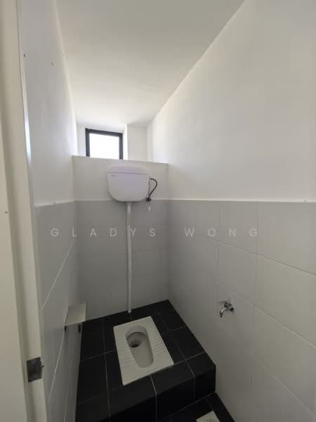 Shop for Rent in Taman Bukit Kaze (Ulu Tiram) - Gladys Wong - Bathroom - PropertyGuru.com.my