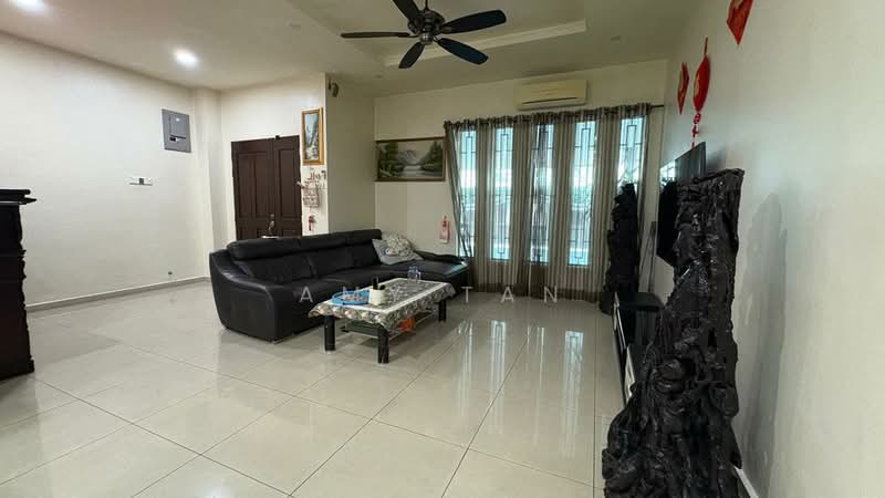 2.5-storey Terraced House for Sale in Taman Teratai Indah (Butterworth) - Amy Tan - Living Room - PropertyGuru.com.my